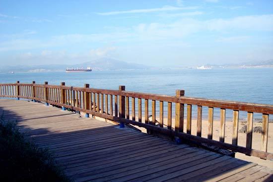 山河为径燃动冶力关半程马拉松赛(图1)
